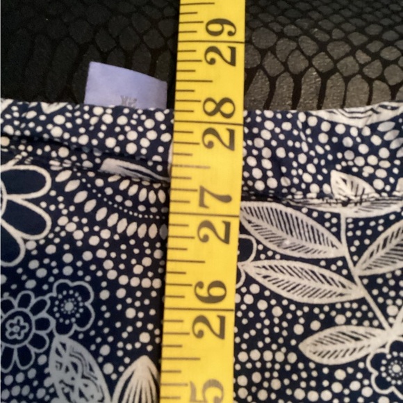 Floral Two Piece Set Sleeveless Wrap Blouse in Navy and White, Plus Size 2X - Picture 12 of 12